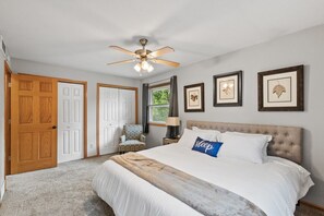 Skrivbord, strykjärn/strykbräda, gratis wi-fi och sängkläder