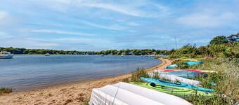 Private house close to beach & playground with grill, outdoor shower, & patio
