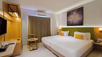 Premium Room | In-room safe, desk, laptop workspace, iron/ironing board