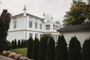 Exterior - Herrenhaus Apartment im 1 Obergeschoss von Herrenhaus Henriettenhof (Grömitz)