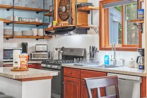 Refrigerador, microondas, parrilla de estufa y lavavajillas