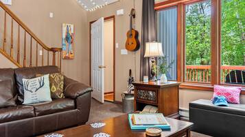 Smart TV, fireplace, video games, offices