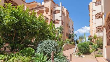 Apartamento familiar, varias habitaciones, 2 baños (Luxury Mijas Golf, Pool & Pet Retreat) | Jardines del alojamiento
