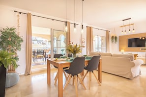 Familjelägenhet - flera sovrum - 2 badrum - intill bergen (Luxury Mijas Golf, Pool & Pet Retreat) | Restauranger
