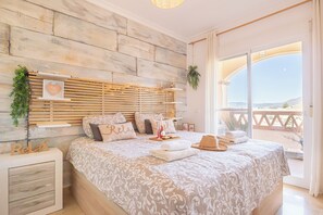 Family Apartment, Multiple Bedrooms, 2 Bathrooms (Luxury Mijas Golf, Pool & Pet Retreat)