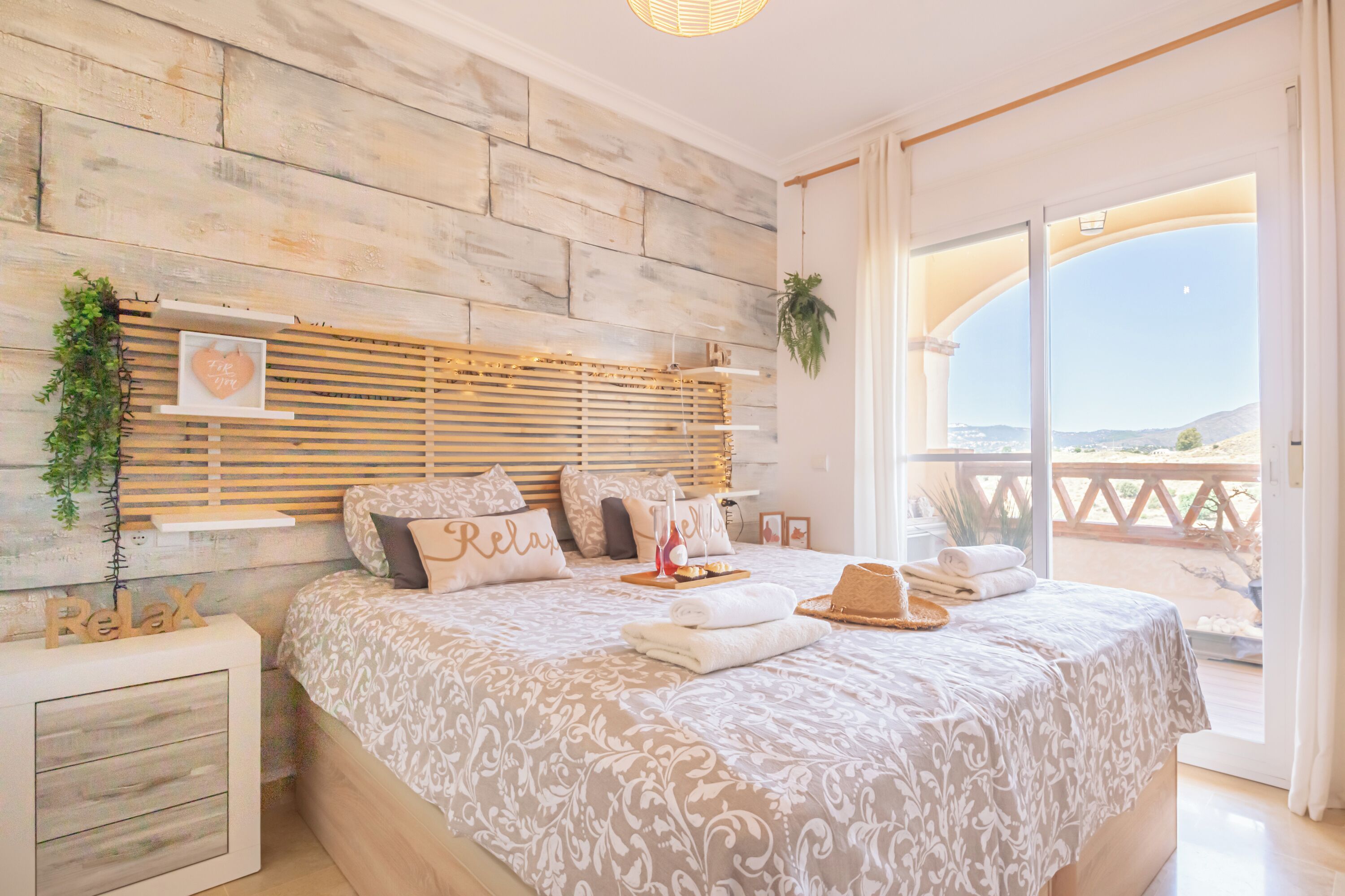 2 Schlafzimmer, laptopgeeigneter Arbeitsplatz, Bügeleisen/Bügelbrett