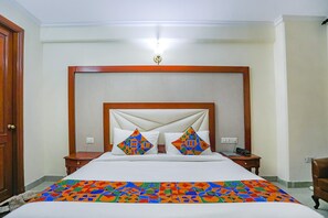 Egyptian cotton sheets, premium bedding, in-room safe, free WiFi - Fabhotel Corporate Park (New Delhi)