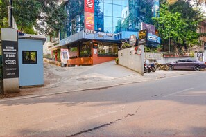 Property entrance - Oriva Deccan 8 (Pune)