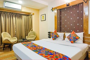 Deluxe Room | Egyptian cotton sheets, premium bedding, in-room safe, free WiFi - Oriva Deccan 8 (Pune)