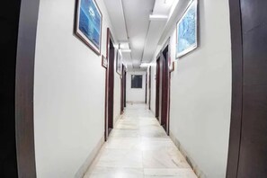 Lobby - Fabhotel Backstreet (Bhopal)