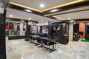 Restaurant - Fabhotel Backstreet (Bhopal)