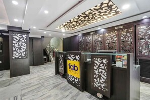 Reception - Fabhotel Backstreet (Bhopal)