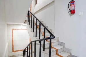 Lobby - Fabhotel Backstreet (Bhopal)