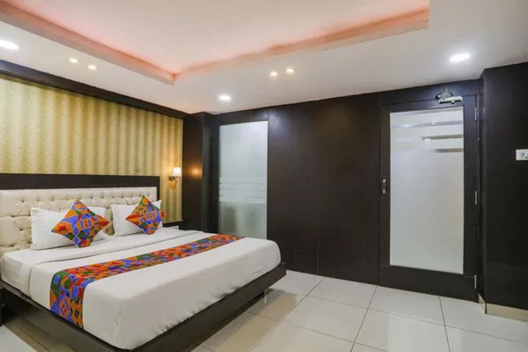 Phòng Deluxe | Bộ trải giường bằng vải cotton Ai Cập, bộ đồ giường cao cấp 