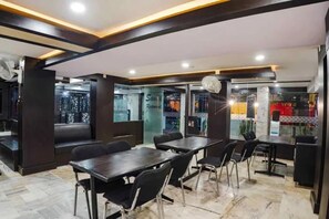 Restaurant - Fabhotel Backstreet (Bhopal)