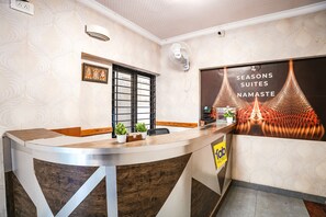 Reception - Fabhotel Seasons Suites Jp Nagar (Bengaluru)