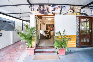 Entrada al alojamiento