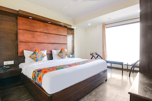 Deluxe Room | Egyptian cotton sheets, premium bedding, in-room safe, free WiFi - Fabhotel Palazzo (Dehradun)