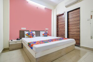 Premium Room | Egyptian cotton sheets, premium bedding, in-room safe, free WiFi - Fabhotel Shree Shivay (Ujjain)