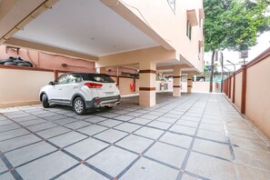 Parking - Fabhotel Fortune Begumpet (Hyderabad)