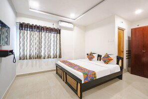 Egyptian cotton sheets, premium bedding, in-room safe, free WiFi - Fabhotel Fortune Begumpet (Hyderabad)