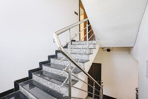 Lobby - Fabhotel The Regal Inn (Nashik)