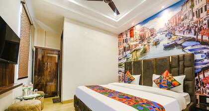 Fabhotel Globe Inn