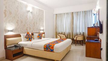 Egyptian cotton sheets, premium bedding, in-room safe, free WiFi