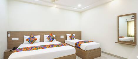 Egyptian cotton sheets, premium bedding, in-room safe, free WiFi