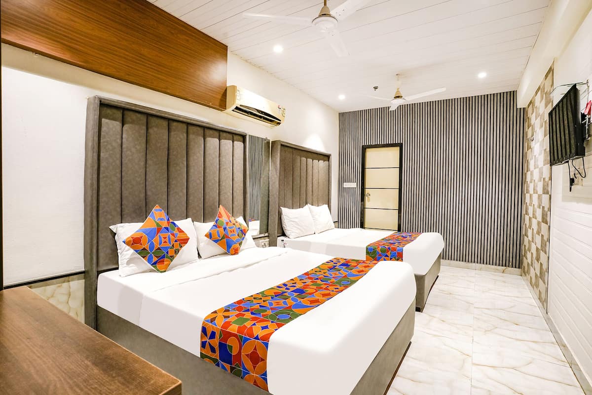 Premium Room | Egyptian cotton sheets, premium bedding, in-room safe, free WiFi