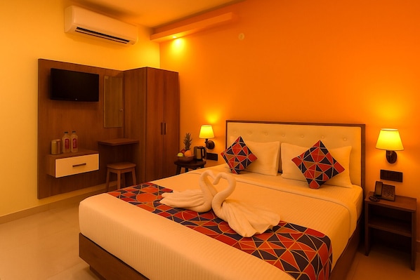 Egyptian cotton sheets, premium bedding, in-room safe, free WiFi - FabHotel Rameshwaram Guest House (Faizabad)