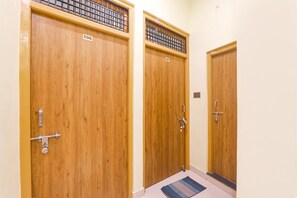 Lobby - FabHotel Rameshwaram Guest House (Faizabad)