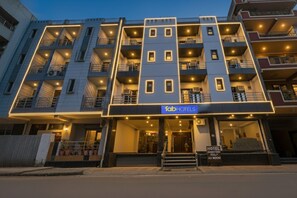 Exterior - FabHotel The Yashobhumi (New Delhi)