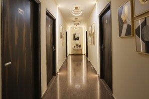 Lobby - FabHotel The Yashobhumi (New Delhi)