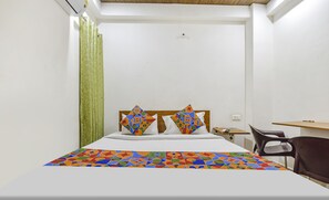 Deluxe Room, Smoking