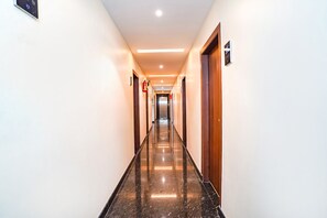 Lobby - Fabhotel Savi Inn (Bengaluru)