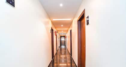 Fabhotel Savi Inn