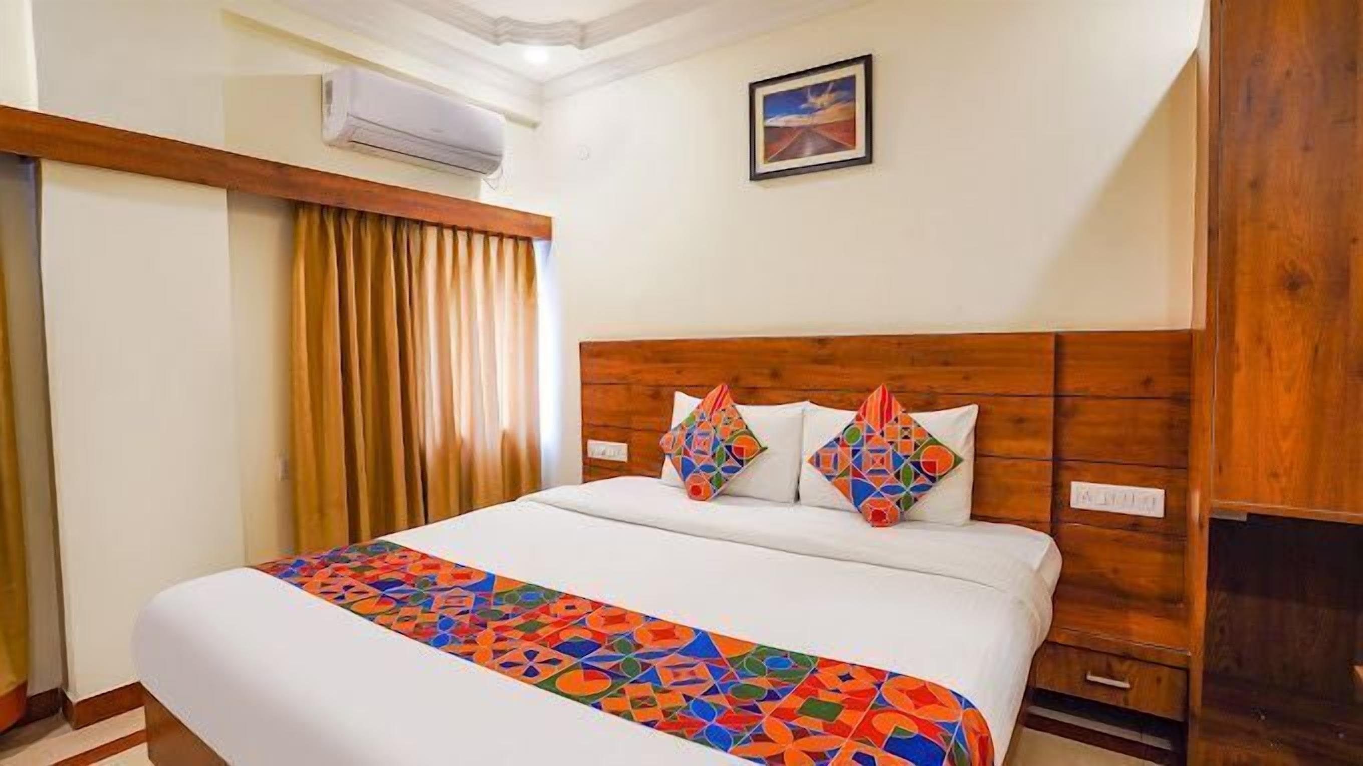 Deluxe-Zimmer | Bettwäsche aus ägyptischer Baumwolle, hochwertige Bettwaren, Zimmersafe