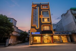 Exterior - Fabhotel Ishtara Auberge (New Delhi)