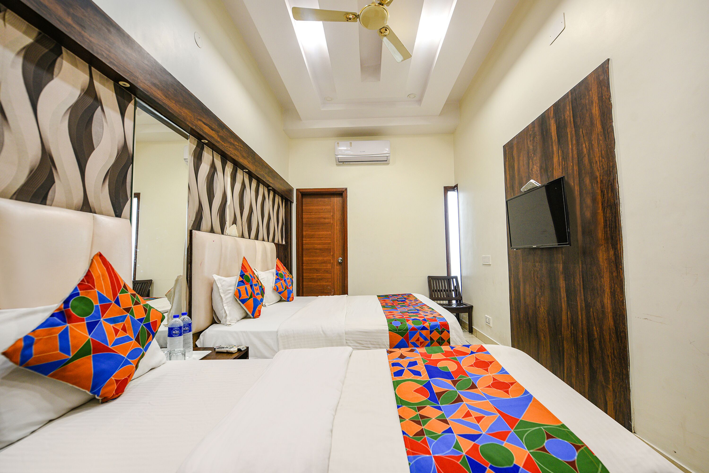 Family Room | Egyptian cotton sheets, premium bedding, in-room safe, free WiFi