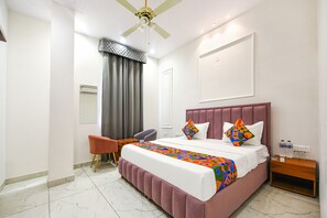 Premium Room | Egyptian cotton sheets, premium bedding, in-room safe, free WiFi - Fabhotel K9 Ovilas (Ludhiana)