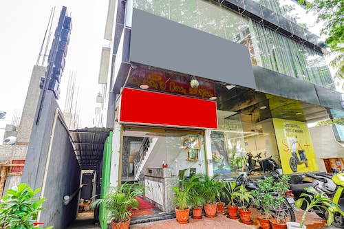 Fabhotel Rlv Green Palace