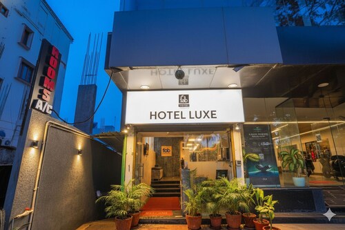 Fabhotel Rlv Green Palace