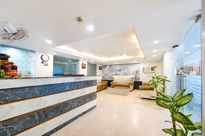 Reception - Fabhotel Cordial Home (New Delhi)