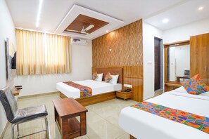 1 bedroom, Egyptian cotton sheets, premium bedding, in-room safe