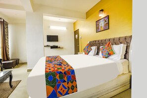 Deluxe Room | Egyptian cotton sheets, premium bedding, in-room safe, free WiFi - FabHotel Dewa - Nr. Dabolim International Airport (Sancoale)