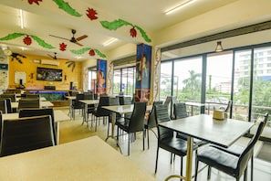 Restaurant - FabHotel Dewa - Nr. Dabolim International Airport (Sancoale)