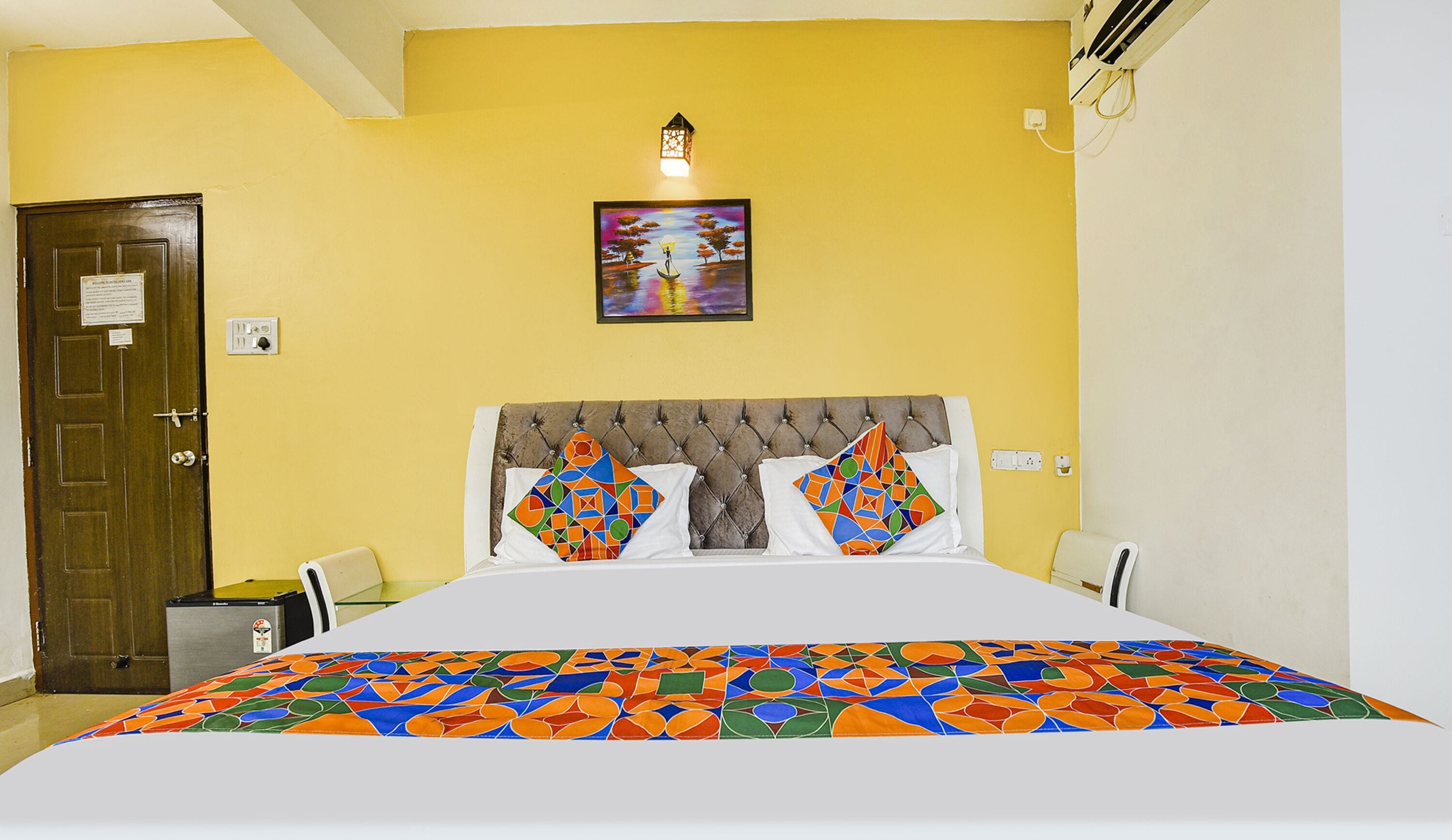 Egyptian cotton sheets, premium bedding, in-room safe, free WiFi