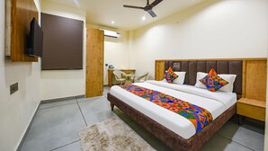 Deluxe Room | Egyptian cotton sheets, premium bedding, in-room safe, free WiFi