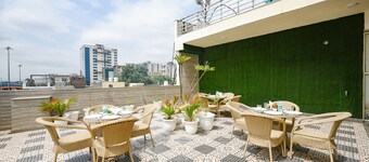 Fabhotel Bleu Ville